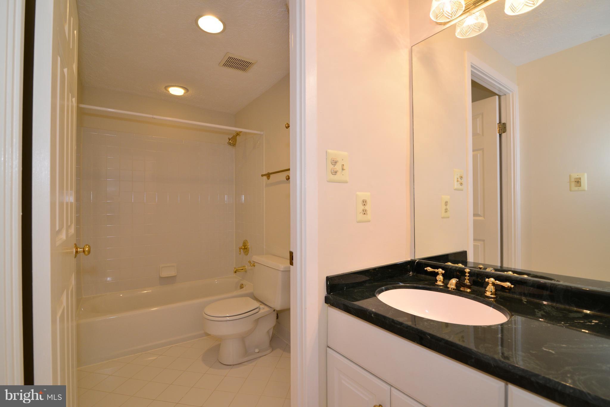 2602 Oldwick Court Reston, VA 20191 - Photo 21 of 29 Bath