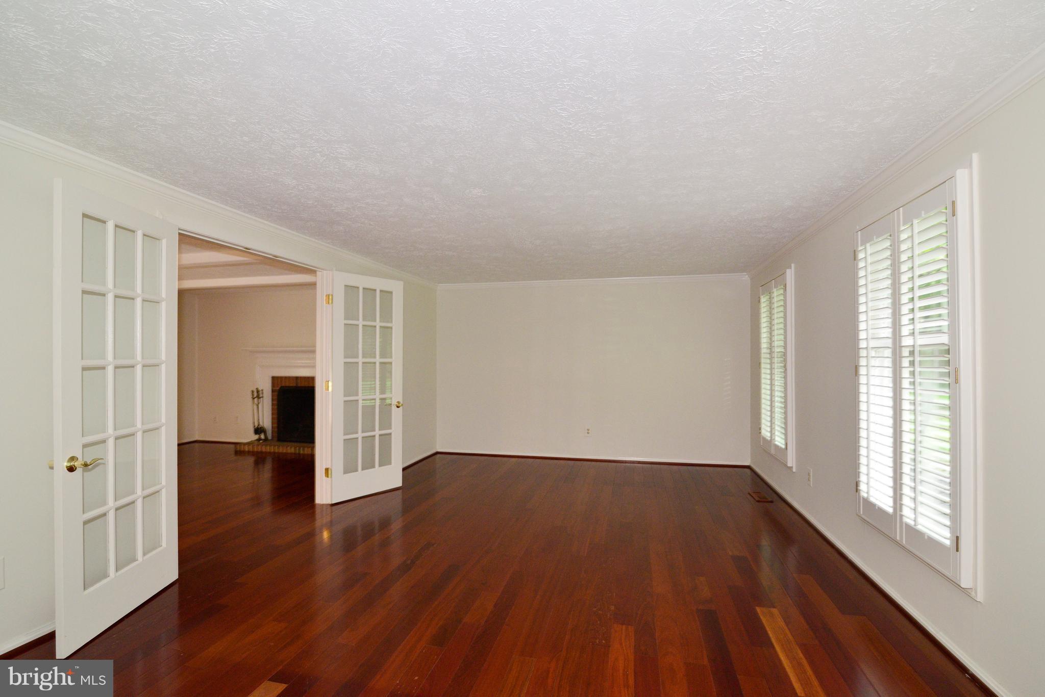 2602 Oldwick Court Reston, VA 20191 - Photo 4 of 29 Living Room