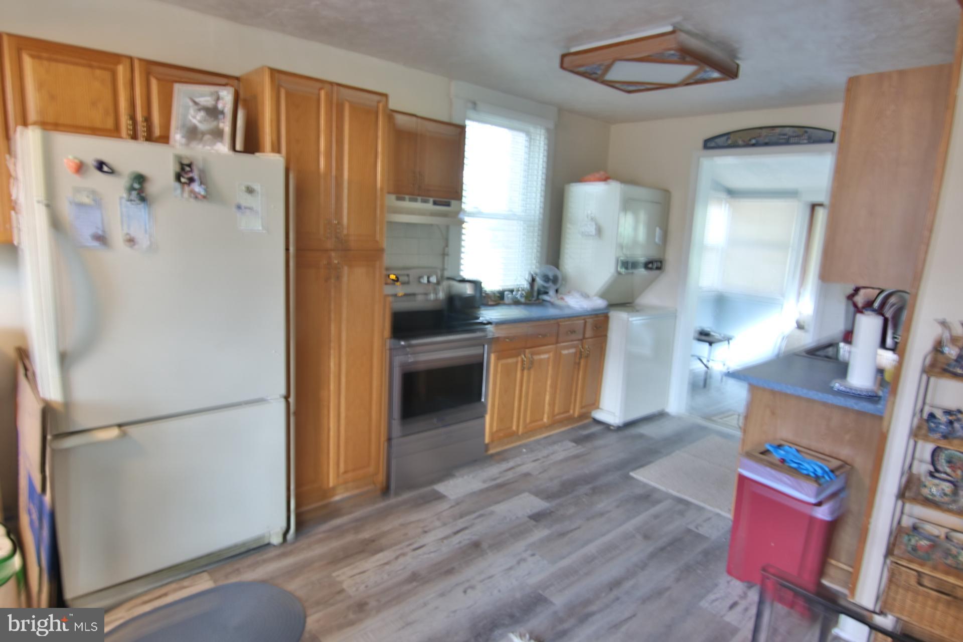 656 Shore Road Severna Park, MD 21146 - Photo 10 of 15 Fully furnished kitchen