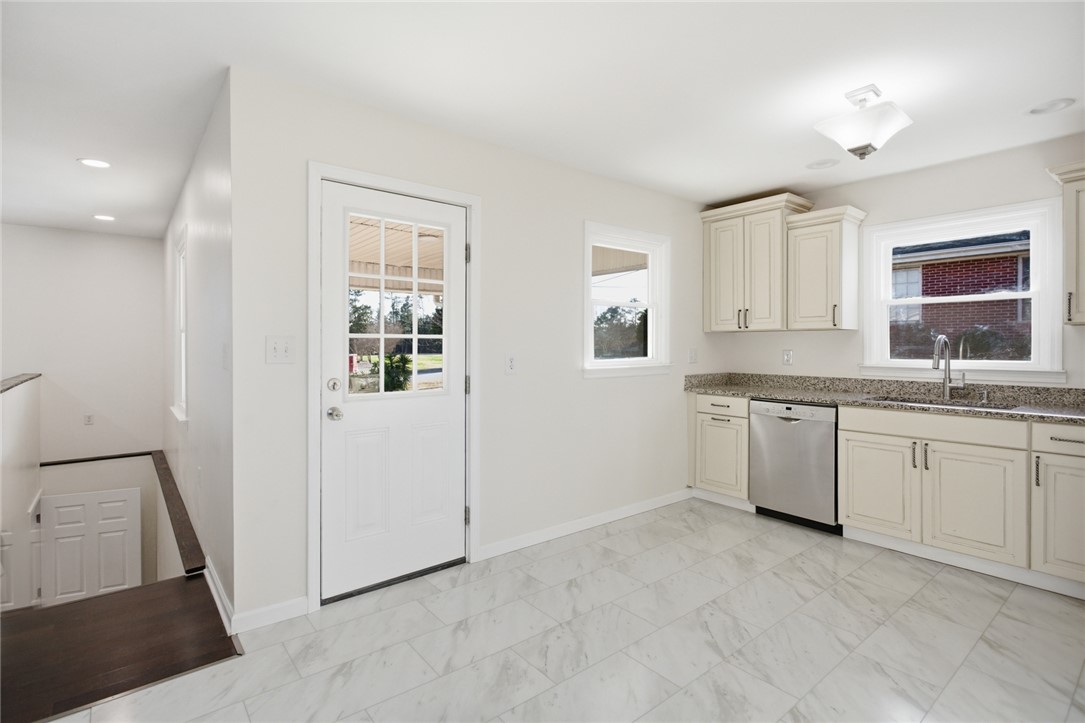 308 West South 5th Street Seneca, SC 29678 - Photo 8 of 42
