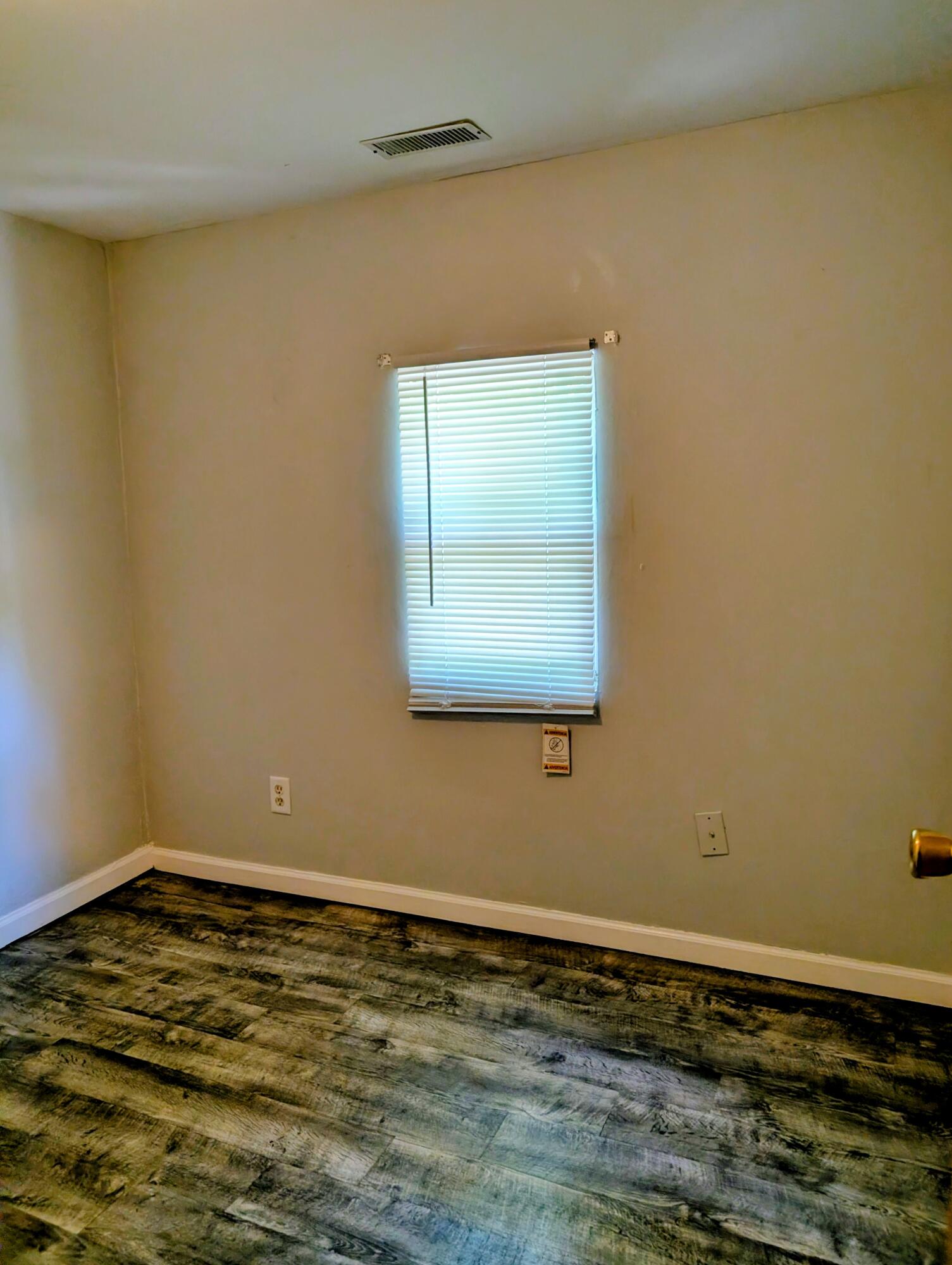 1910 South Calhoun Street Griffith, IN 46319 - Photo 14 of 19 a view of a room
