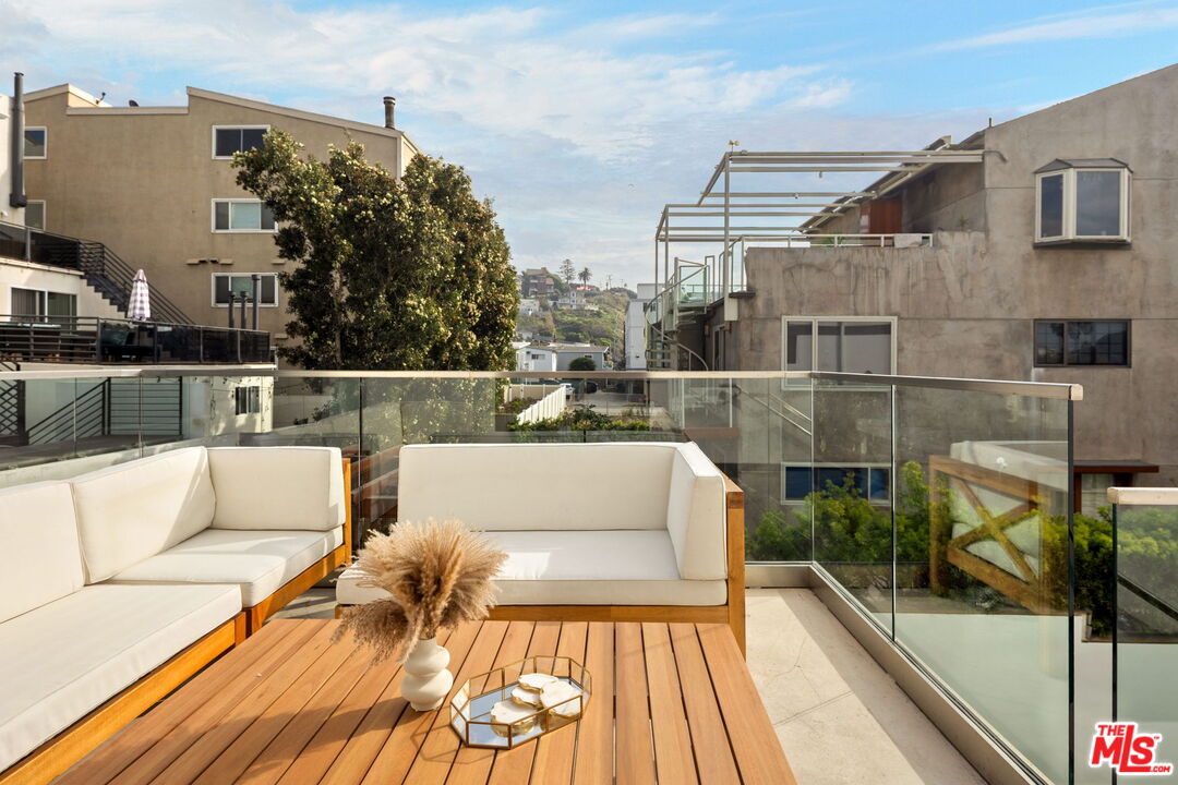 6730 Esplanade Street Playa del Rey, CA 90293 - Photo 16 of 38