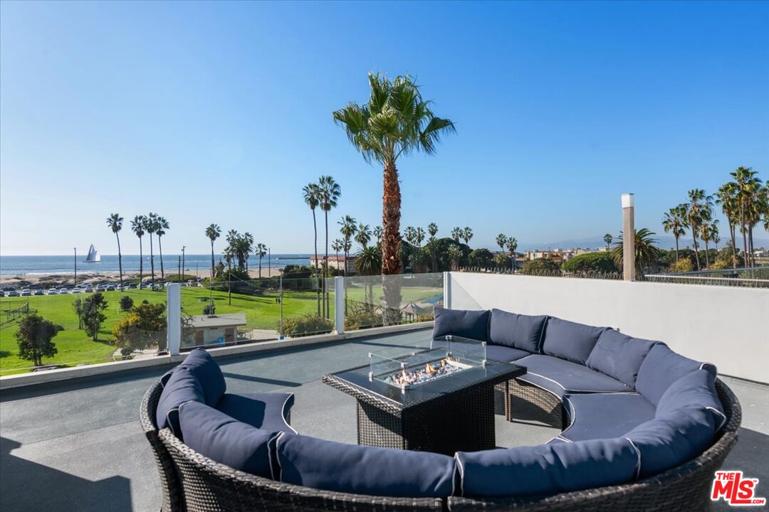 6730 Esplanade Street Playa del Rey, CA 90293 - Photo 35 of 38