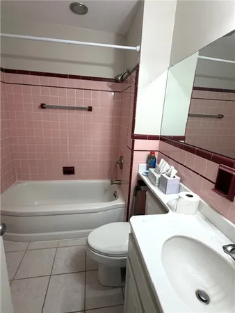 $2,200 | 216 Harris Avenue, Unit 2, Woonsocket, RI 02895