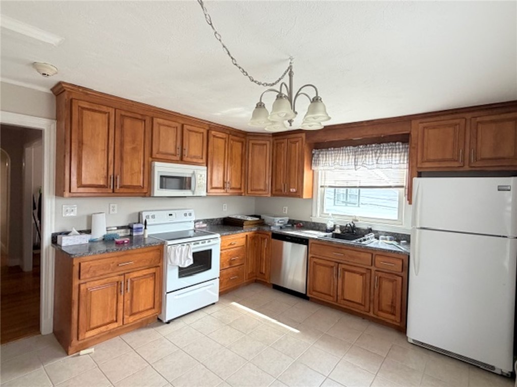 216 Harris Avenue, Unit 2 Woonsocket, RI 02895 - Photo 5 of 13