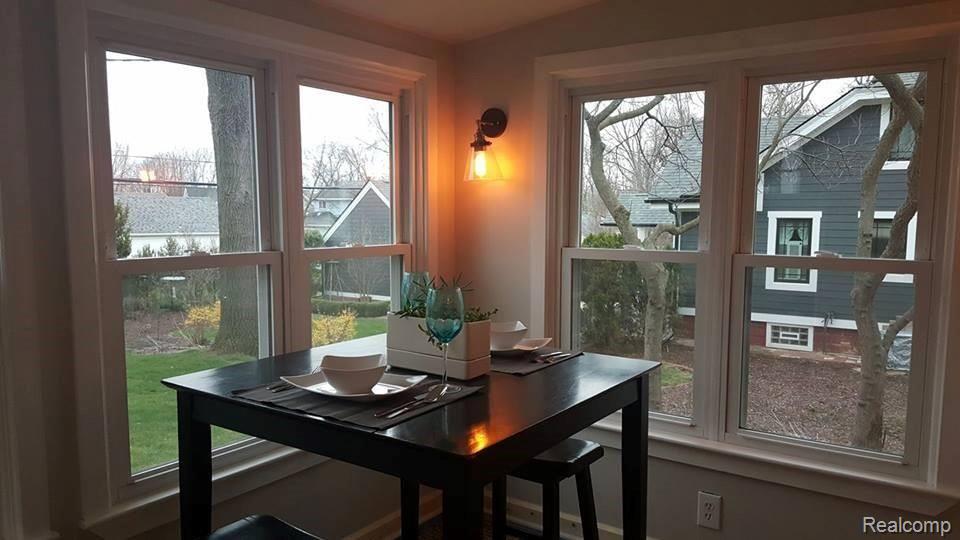 416 South Sheldon Road Plymouth, MI 48170 - Photo 9 of 17 Sheldon dining.jpg