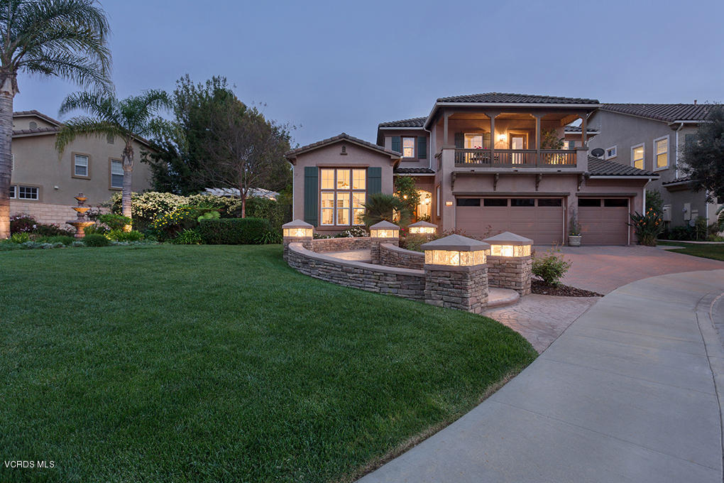 210 Knoll Ridge Road Simi Valley, CA 93065 - Photo 3 of 46 a view of a house with backyard and porch