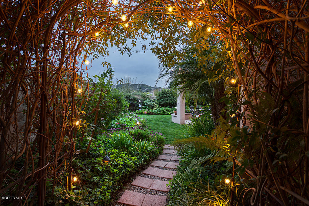 210 Knoll Ridge Road Simi Valley, CA 93065 - Photo 30 of 46 a view of a garden