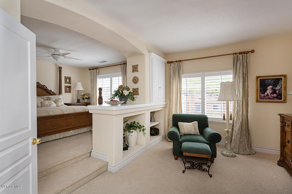 210 Knoll Ridge Road Simi Valley, CA 93065 - Photo 38 of 46 a view of living room kitchen and dining room