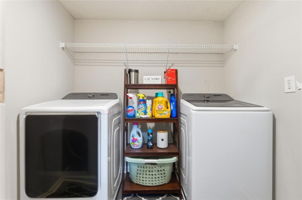 1856 Whitley Road Bethlehem, GA 30620 - Photo 21 of 28 a utility room with dryer and washer