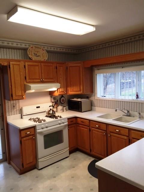 1211 Maple St Extension Coraopolis, PA 15108 - Photo 6 of 24 Gallery Image 6