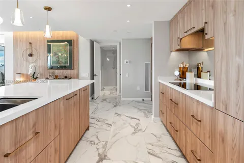 $1,995,000 | 9 Island Avenue, Unit 2104, Miami Beach, FL 33139