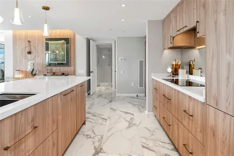 $1,995,000 | 9 Island Avenue, Unit 2104, Miami Beach, FL 33139