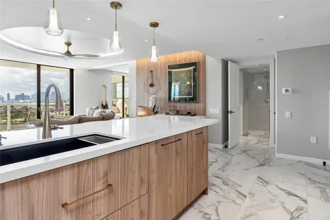 $1,995,000 | 9 Island Avenue, Unit 2104, Miami Beach, FL 33139