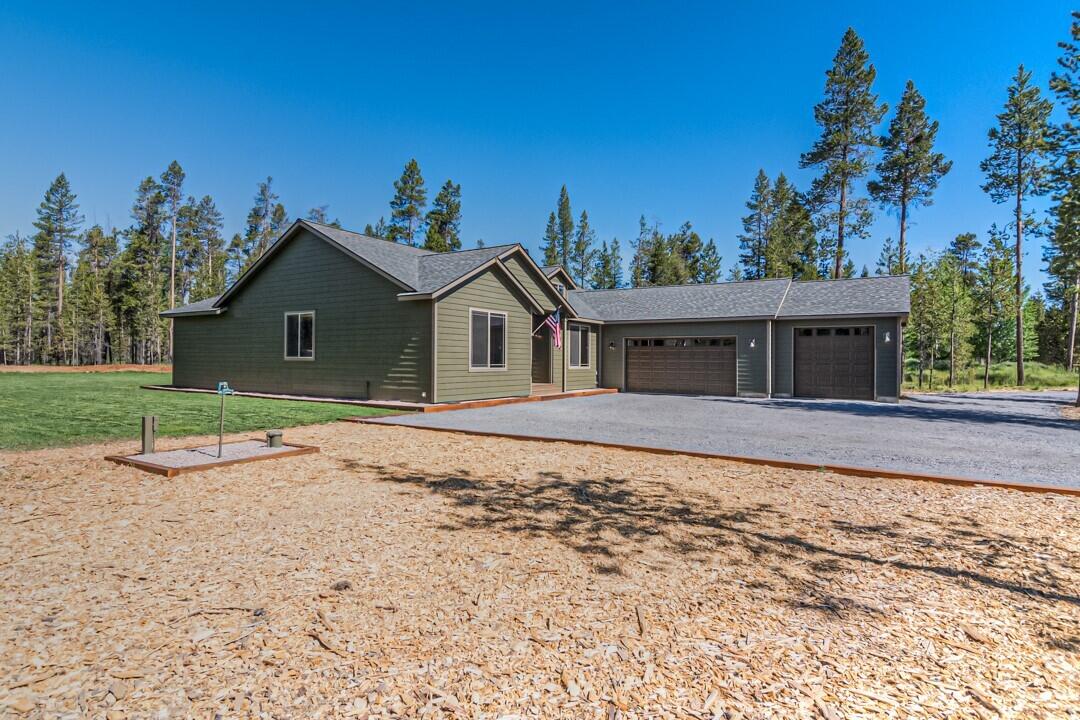 55085 Jackpine Way Bend, OR 97707 - Photo 2 of 36 thumbnail_Jackpine wya 55085 (4 of 40)