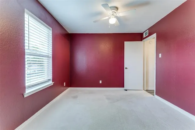 a view of empty room with window
