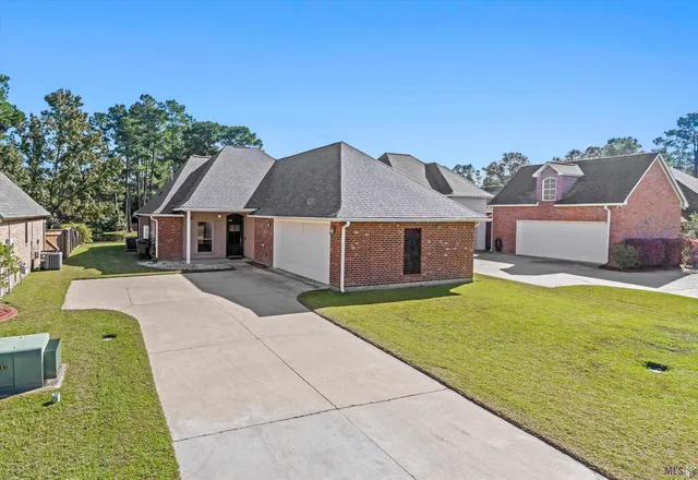 $279,900 | 27776 Lakeshore Drive, Walker, LA 70785