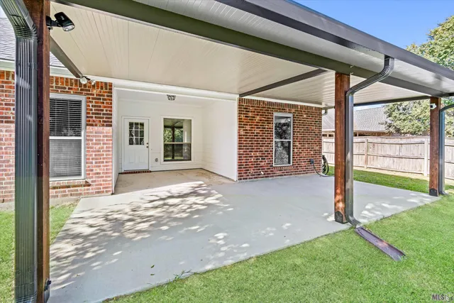 $279,900 | 27776 Lakeshore Drive, Walker, LA 70785