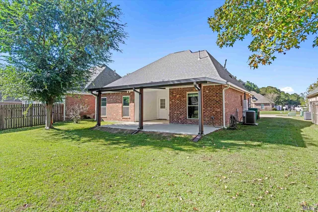 $279,900 | 27776 Lakeshore Drive, Walker, LA 70785