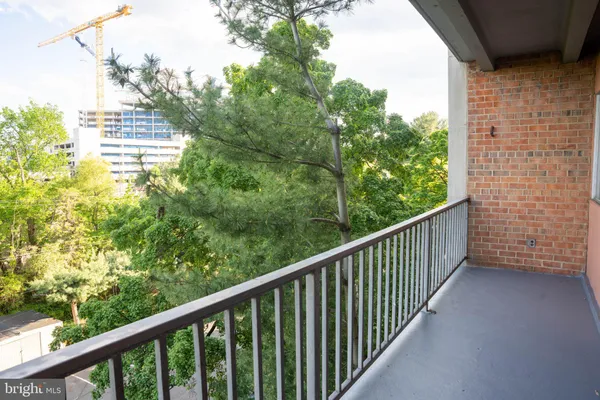 $1,850 | 5801 Quantrell Avenue, Unit 306, Alexandria, VA 22312
