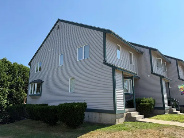 $519,900 | 60 Wellington Village Drive, Unit 5, Bristol, NH 03222