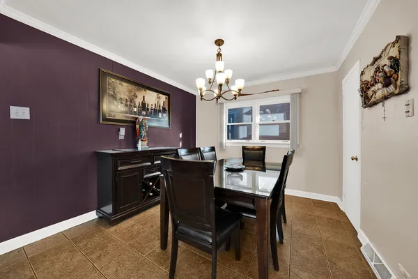 $354,900 | 6628 West 63rd Place, Chicago, IL 60638