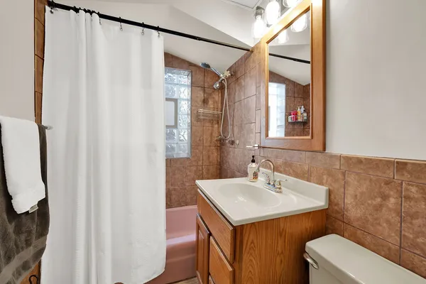 $354,900 | 6628 West 63rd Place, Chicago, IL 60638