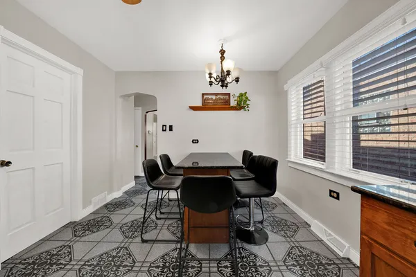 $354,900 | 6628 West 63rd Place, Chicago, IL 60638