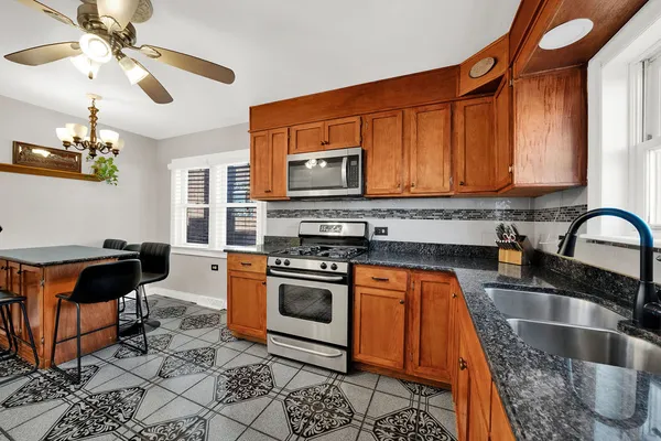 $354,900 | 6628 West 63rd Place, Chicago, IL 60638