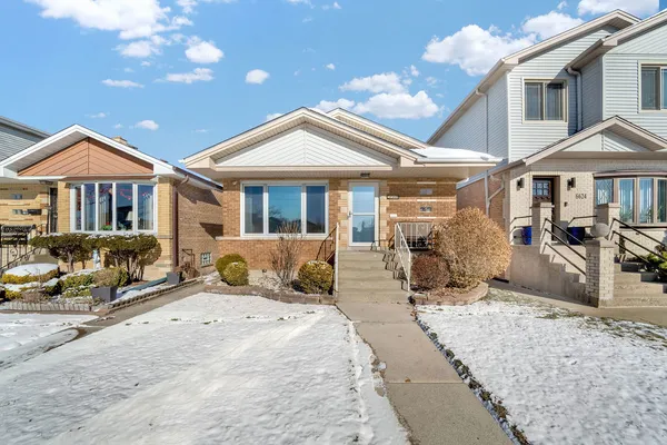 $354,900 | 6628 West 63rd Place, Chicago, IL 60638