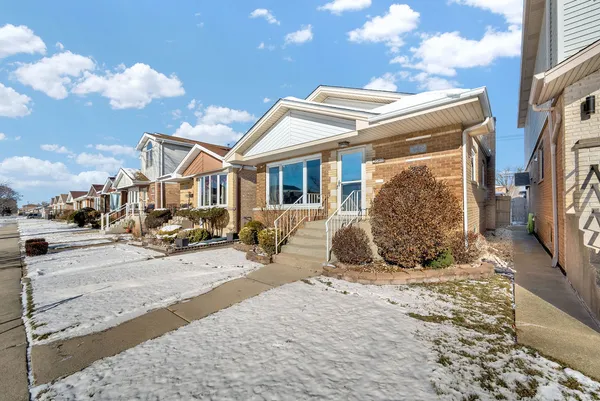 $354,900 | 6628 West 63rd Place, Chicago, IL 60638