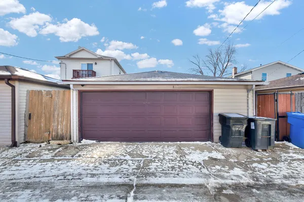 $354,900 | 6628 West 63rd Place, Chicago, IL 60638