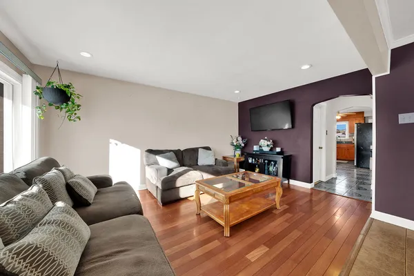 $354,900 | 6628 West 63rd Place, Chicago, IL 60638