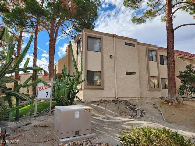 $155,000 | 3761 Desert Marina Drive, Unit 74, Laughlin, NV 89029