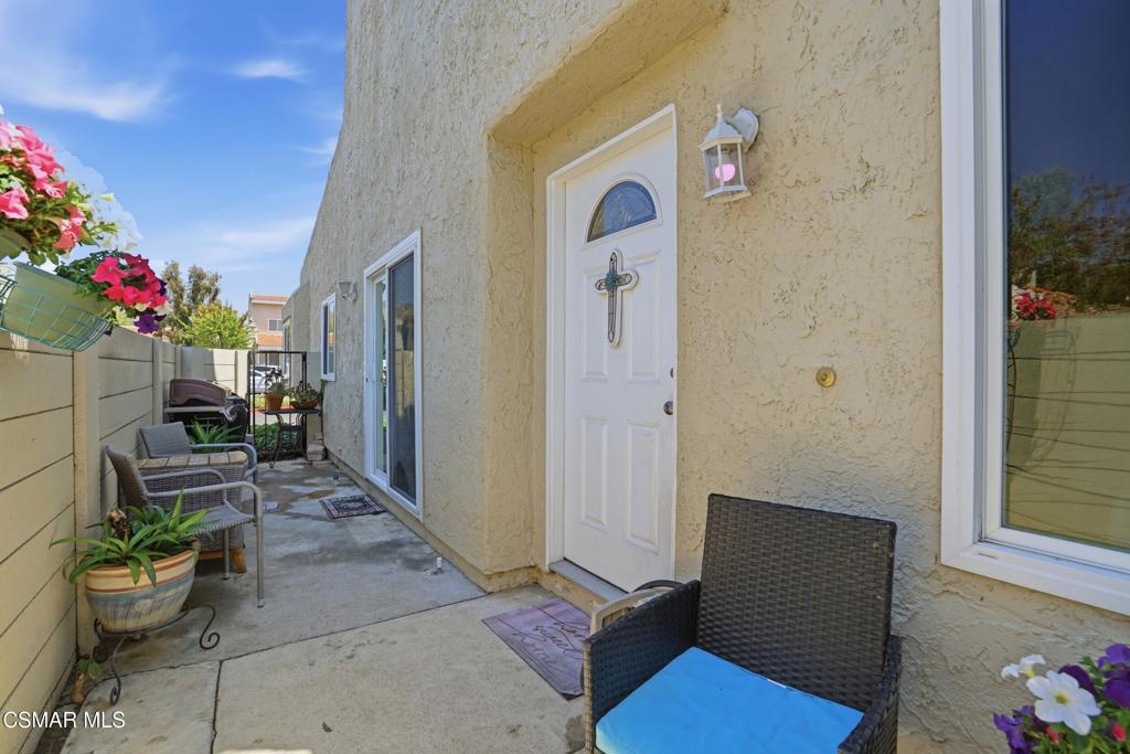 1896 Stow Street Simi Valley, CA 93063 - Photo 6 of 39