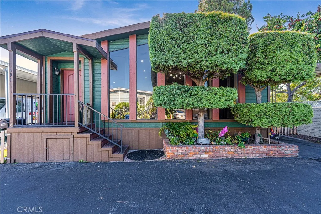 9080 Bloomfield Avenue, Unit 191 Cypress, CA 90630 - Photo 14 of 22 front view of a house with a yard