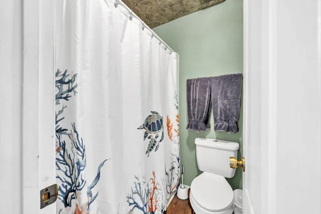 $339,900 | 421 Waterway Lane, Fort Walton Beach, FL 32547