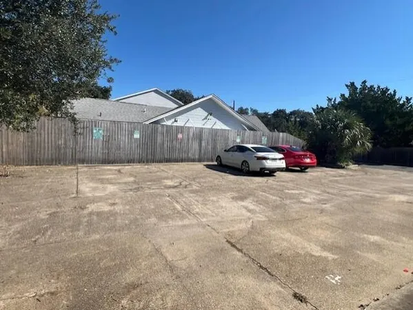 $319,900 | 421 Waterway Lane, Fort Walton Beach, FL 32547