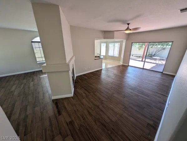 $2,000 | 731 Rising Star Drive, Henderson, NV 89014