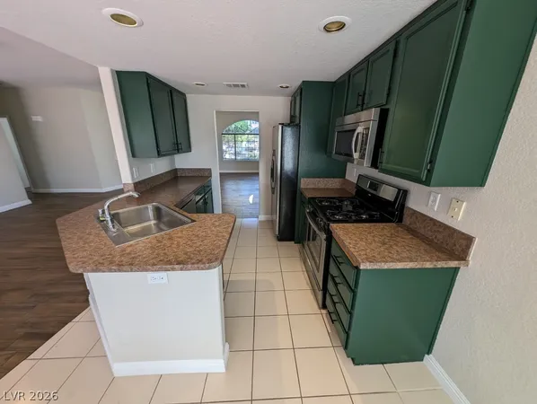 $2,000 | 731 Rising Star Drive, Henderson, NV 89014