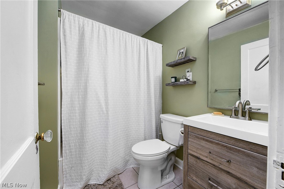 3530 Attica Road Cleveland, OH 44111 - Photo 24 of 47 Updated main bath