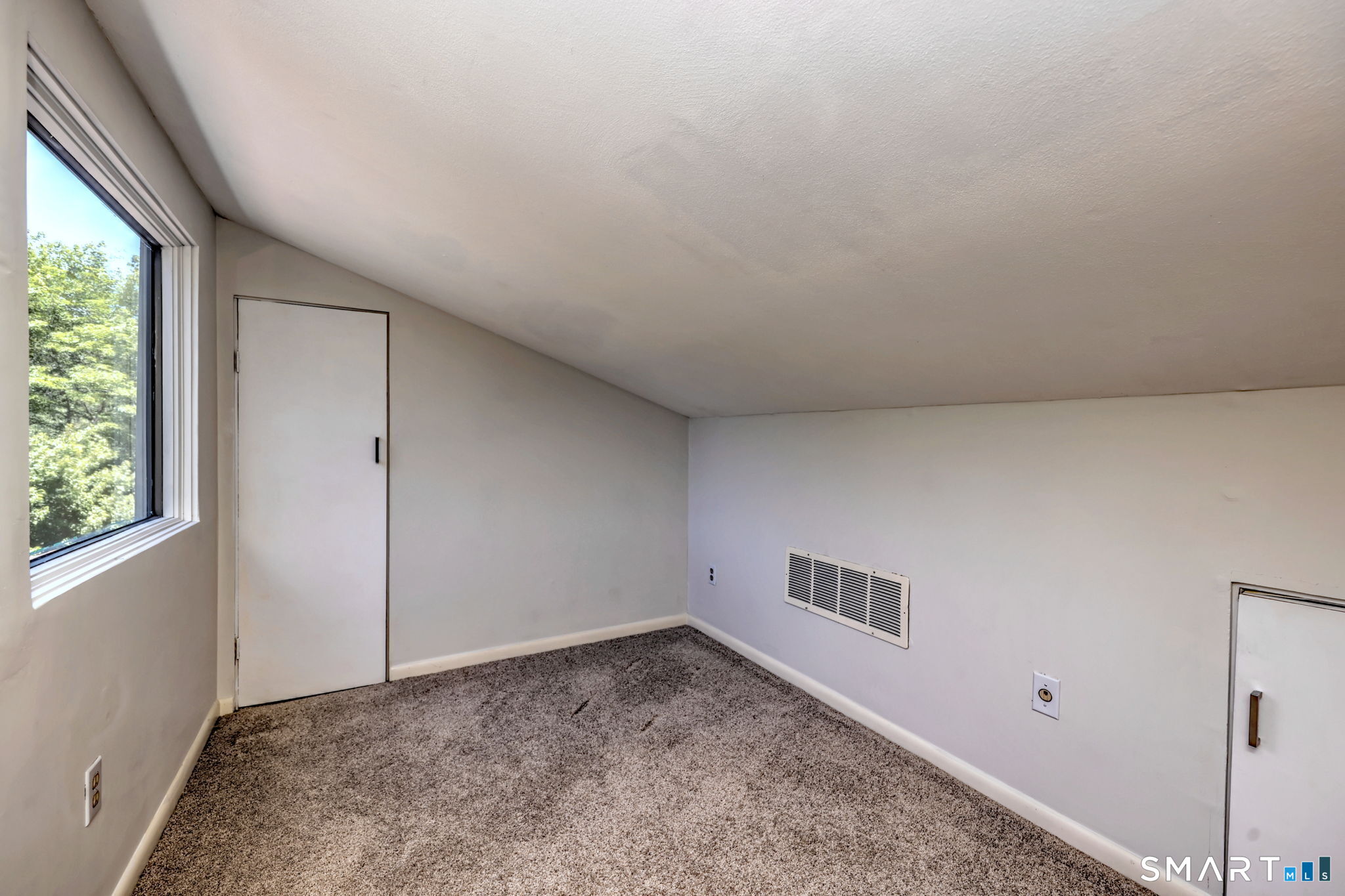 151 Cheshire Road Bethany, CT 06524 - Photo 31 of 40