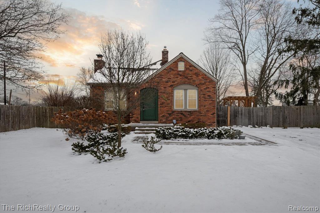22496 Springbrook Avenue Farmington Hills, MI 48336 - Photo 1 of 33