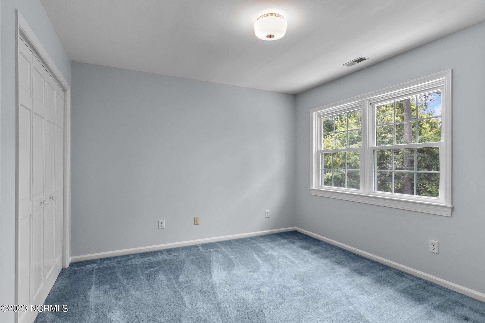 135 Oak Road Beaufort, NC 28516 - Photo 19 of 28 20 Bedroom 3