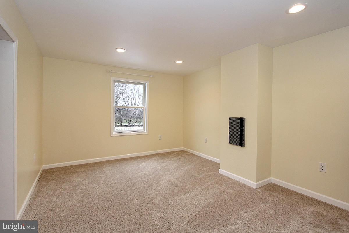 6705 Manor Woods Road Frederick, MD 21703 - Photo 12 of 28 Family Room
