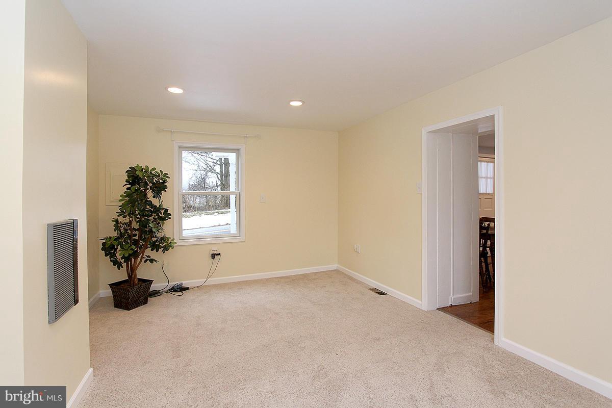 6705 Manor Woods Road Frederick, MD 21703 - Photo 13 of 28 Family Room