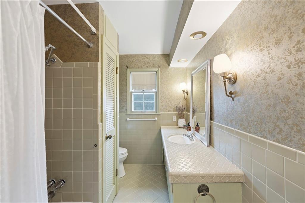 10505 Belinder Road Leawood, KS 66206 - Photo 15 of 31