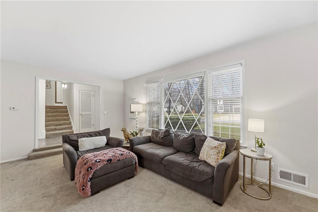 10505 Belinder Road Leawood, KS 66206 - Photo 3 of 31