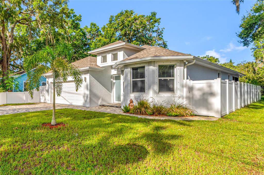 6017 Adams Street New Port Richey, FL 34652 - Photo 3 of 36