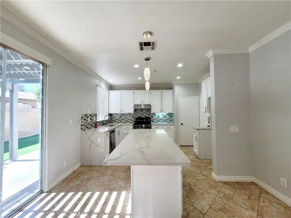 $3,700 | 13546 Hatcher Place, Fontana, CA 92336